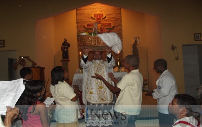 Católicos reinauguram Igreja de São Francisco de Assis no bairro da Biela em Belmonte.