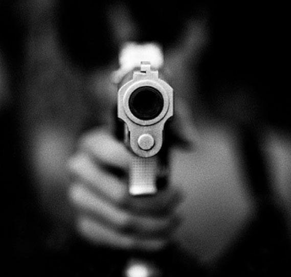 Meliantes tentam meter assalto no centro de Belmonte e efetuam disparos contra os policiais.