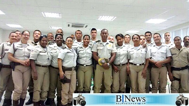 Policiais concluem o curso de Policiamento Turístico em Porto Seguro.