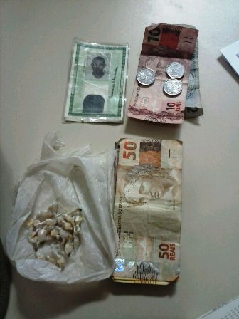 Policiais de Belmonte fazem operação e prendem três acusados de tráfico de drogas.