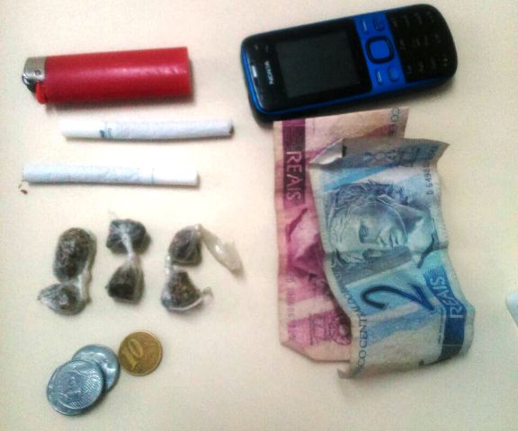 Menor de 16 anos é flagrado mais uma vez traficando drogas nas ruas de Belmonte.