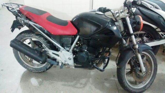 Policiais Militares de Cabrália recuperam mais uma moto roubada.