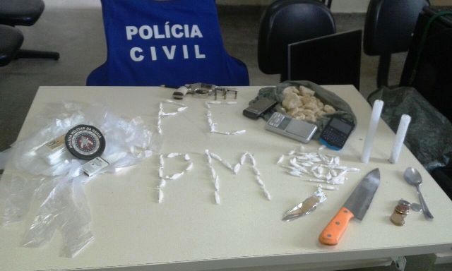 Policiais Militar e Civil prendem acusado ser um dos fornecedores de droga em Belmonte.