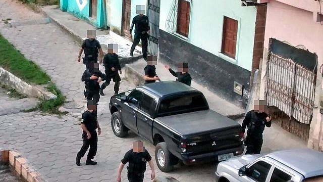 Operação policial captura armas, drogas e desarticula quadrilha que comandava o tráfico em Arraial D’ajuda.