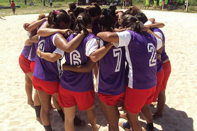 Futebol Feminino belmontense participa do 19 º Torneio do Descobrimento de futebol de areia em Porto Seguro.