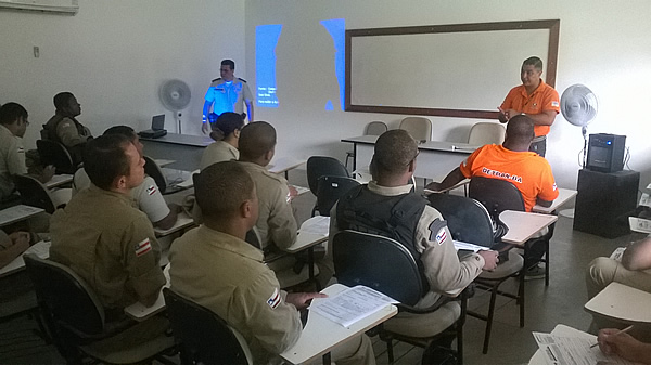 Projeto Caravana Detran realiza palestra para Policiais Militares da Costa do Descobrimento.