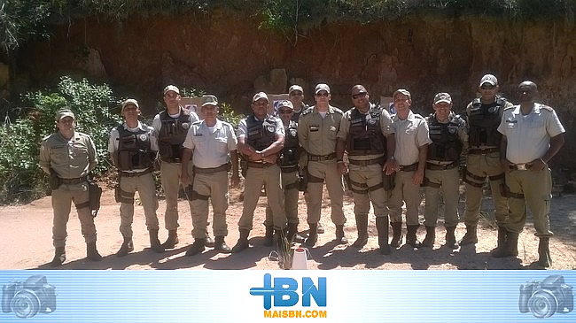 Policiais de Belmonte realizam treinamento de Técnicas e Táticas Especiais de Tiro.