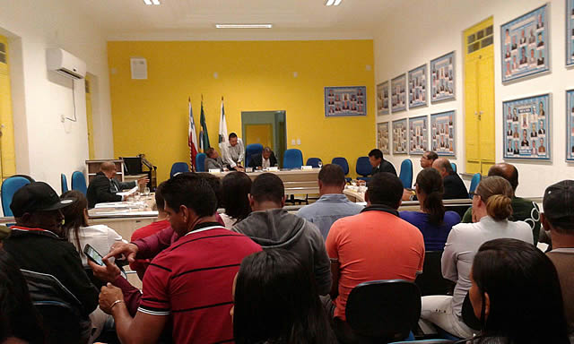 Vereador Carvalho questiona financiamento e critica matéria em sites de internet.