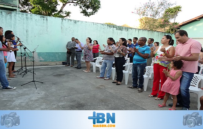 Lideranças evangélicas se unem para orar pelas autoridades municipais de Belmonte.