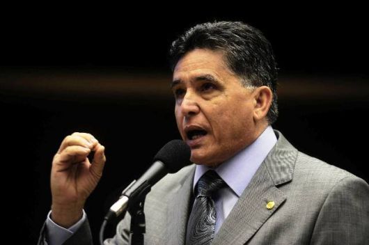 Deputado Jânio Natal defende a utilização de papeis reciclados em órgãos públicos.