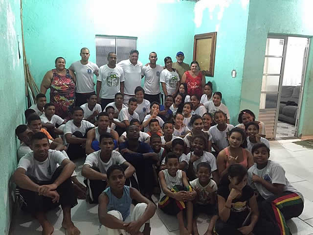 Deputado Estadual Jânio Natal participa de palestra na sede do Grupo de Capoeira Tetelestai..