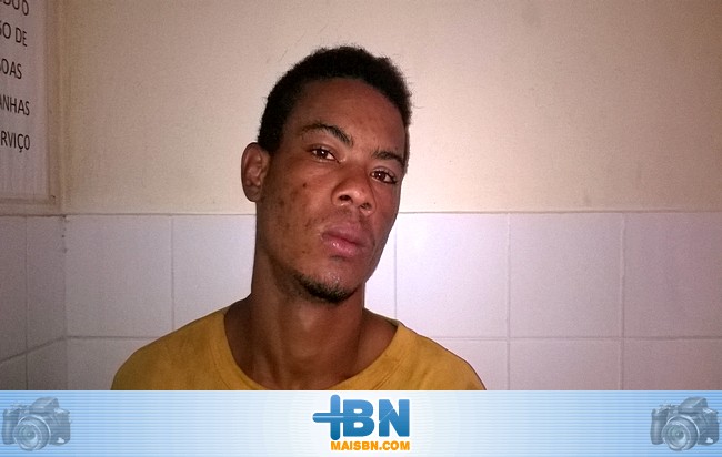Policiais Militares de Belmonte prendem acusado de cometer vários furtos na cidade.