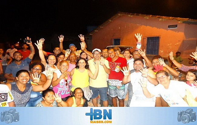 Candidato Armando Ramos realiza passeata e mostra força política em Barrolândia.