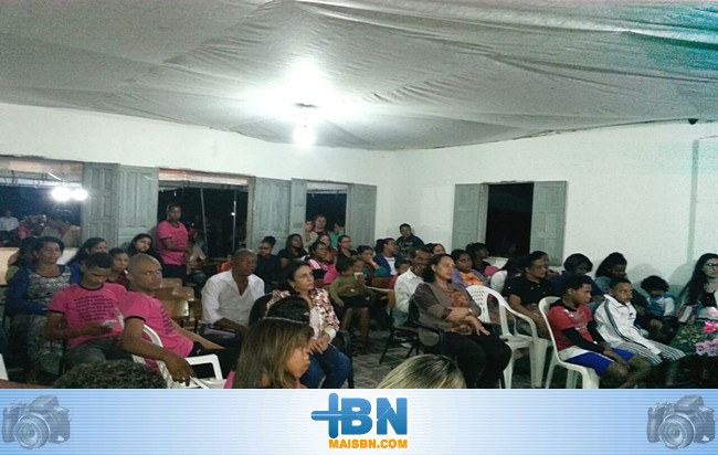 Candidata Alice Britto visita povoado do Ubú e participa de culto evangélico.