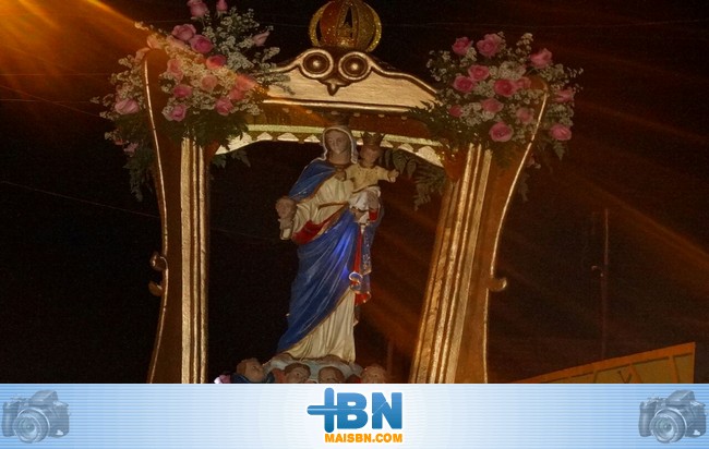 Festa de N. S. da Cabeça é encerrada com uma grande procissão pelas ruas de Barrolândia.