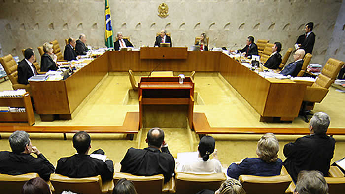 STF retira competência de Tribunal de Contas para julgar contas de prefeitos.