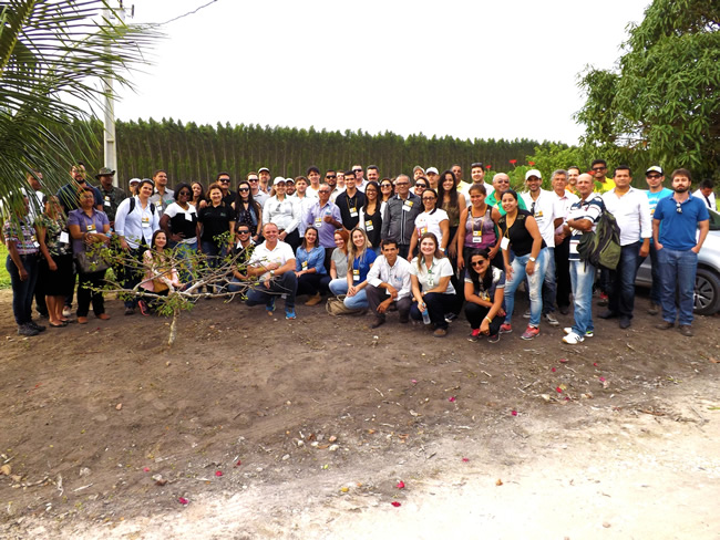 Participantes do Aspex Bahia Florestal 2016 visitam a fábrica da Veracel Celulose.