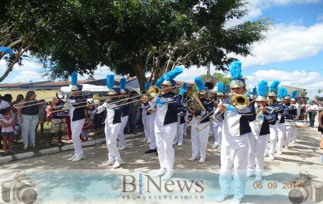 Lindo Desfile Cívico marca as comemorações da Independência em Barrolândia.