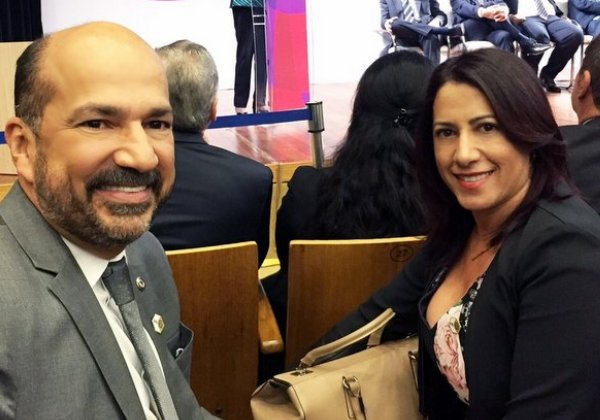Robério e Claudia Oliveira migram sua influência para cargos no Governo do Estado.