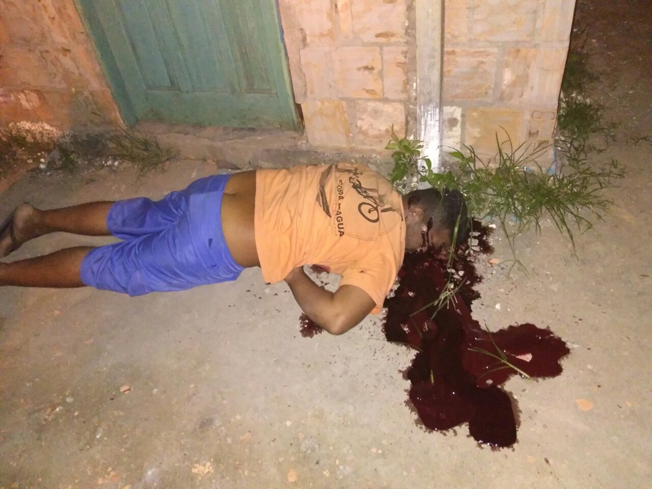 Homem é morto a tiros na Praça do Bairro novo em Barrolândia.