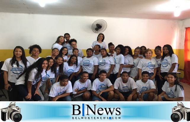 Jovens de Barrolândia iniciam curso de Assistente Administrativo.