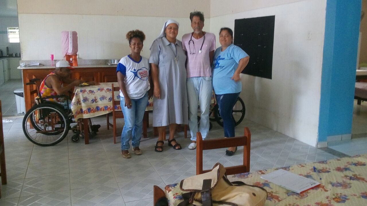 EQUIPE DE SAÚDE AVALIA IDOSOS DO ABRIGO SÃO VICENTE.