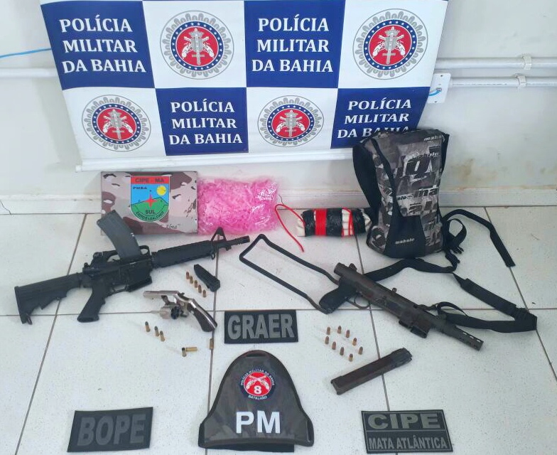 Ação policial militar resultam em apreensão de armamento de uso restrito em Porto Seguro.