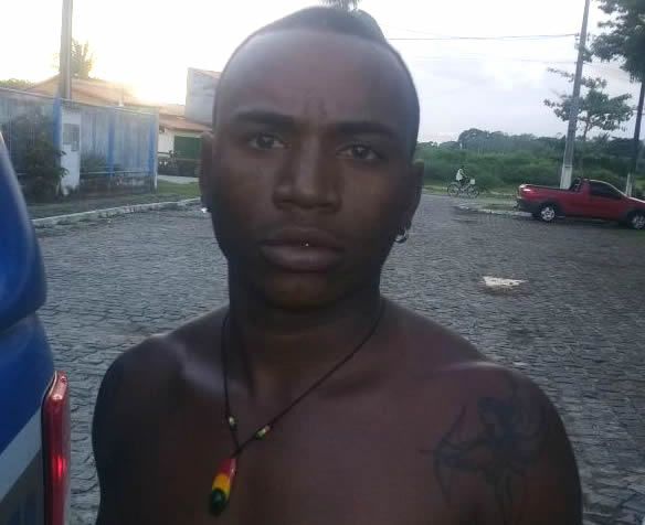 Policia Militar prende homem em Belmonte acusado de envolvimento em dois homicídios.