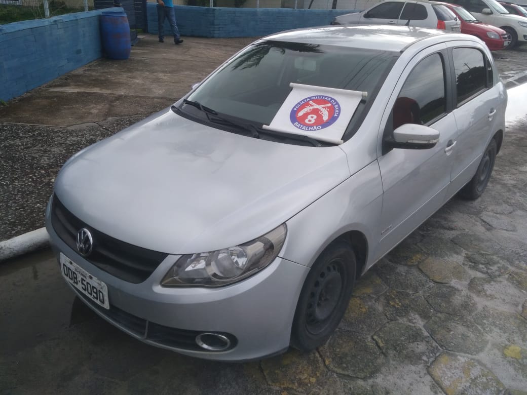 Polícia Militar apreende carro clonado que transitava pelo Bairro Campinho, em Santa Cruz Cabrália.