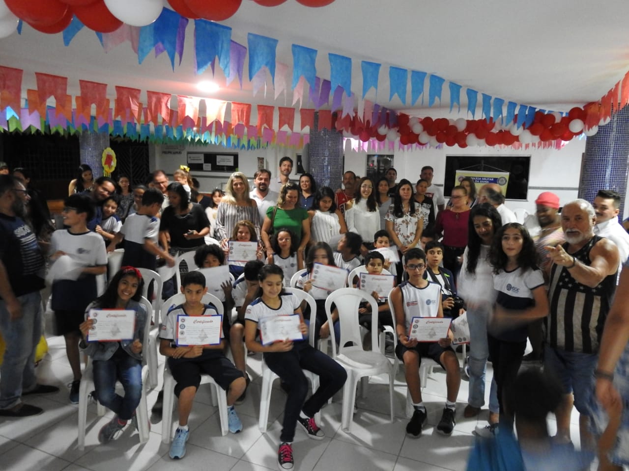 PM REALIZA FORMATURA DE DUAS NOVAS TURMAS DO PROERD EM PORTO SEGURO.