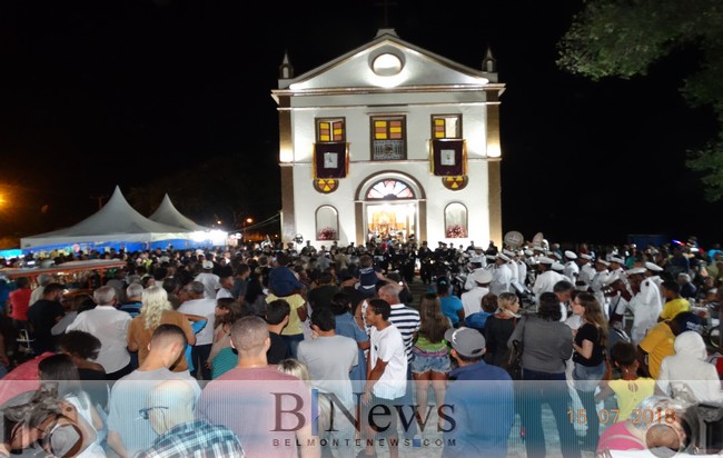 Praça da Matriz permanece lotada no 2º dia dos festejos em homenagem à N. S. do Carmo.