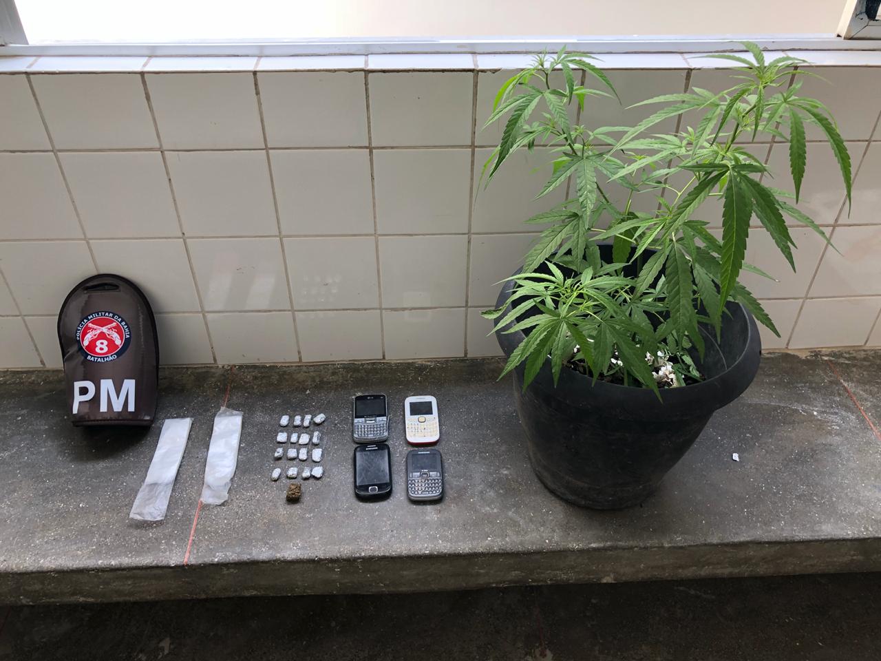 Ação da Polícia Militar acaba com ponto de tráfico de drogas em Belmonte.