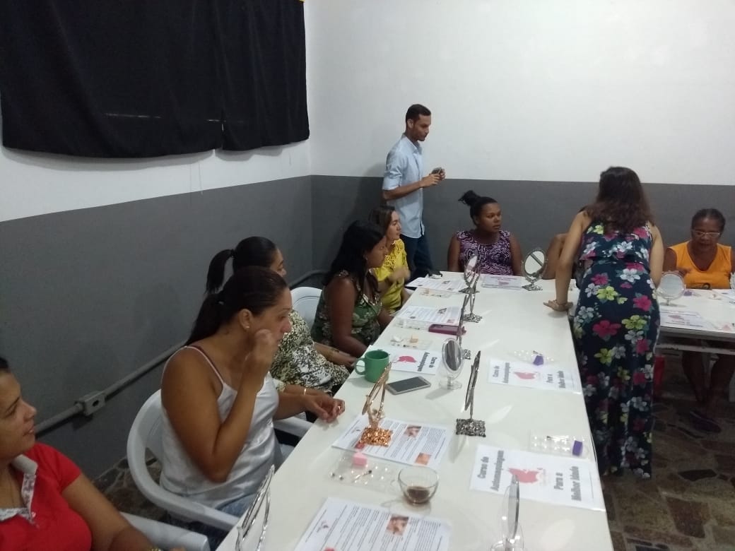 Secretaria de Assistência Social promove cursos de maquiagem e ensaio fotográfico em Belmonte.
