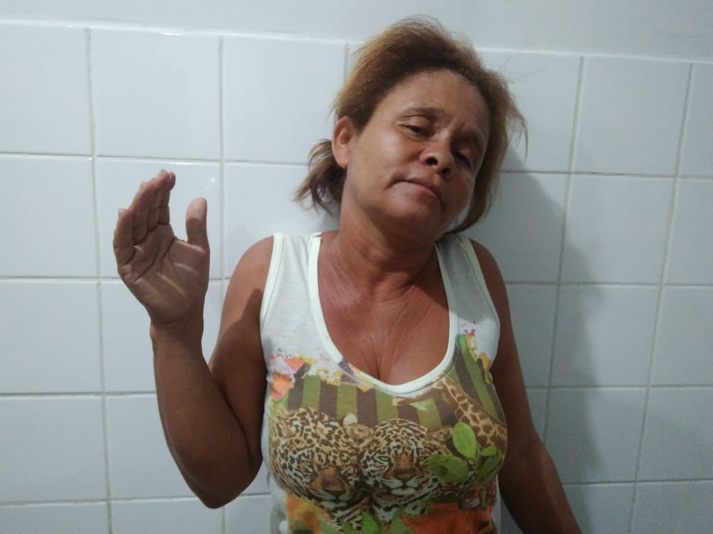 Operação da PM prende mulher acusada de participação em esquema de distribuição de drogas em Belmonte.