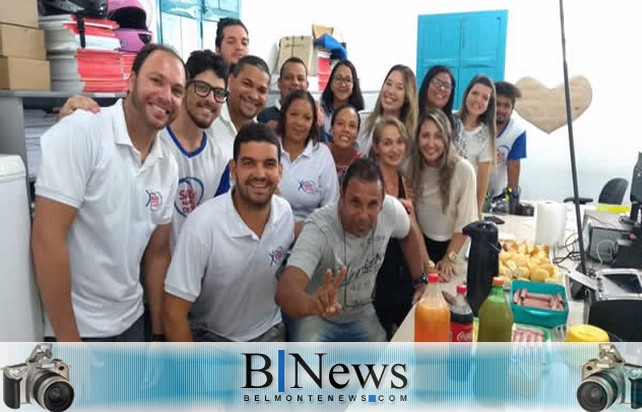 Secretaria de Saúde se despede de médicos cubanos que prestavam serviço em Belmonte.