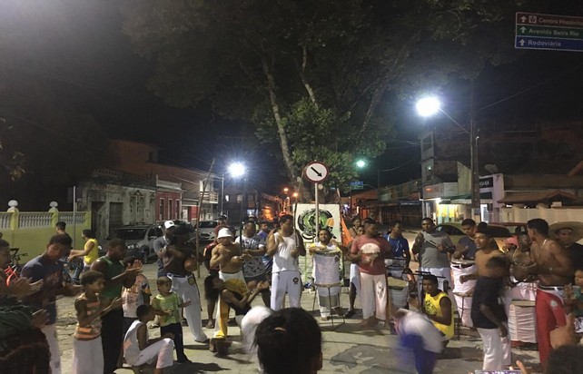 Dia da Consciência Negra em Belmonte é comemorado com danças e capoeira.