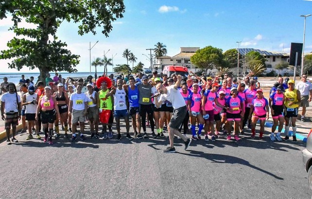 Mais de 200 atletas participam da Corrida da Saúde promovida pelo 8ºBPM em Porto Seguro.