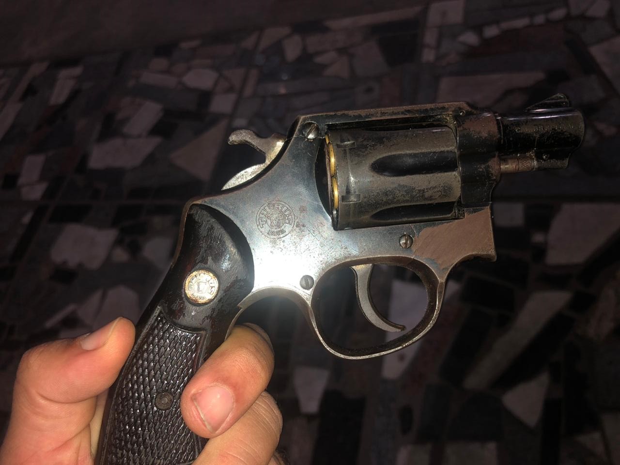 PM apreende adolescente portando arma de fogo no distrito de Barrolândia,em Belmonte.