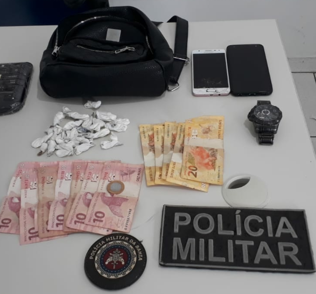 Polícia Militar prende casal de traficantes em Belmonte.