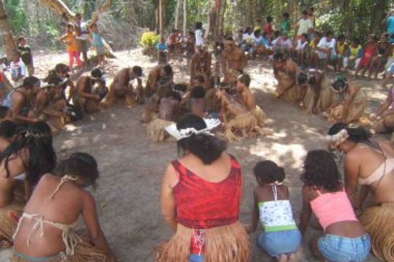 Homem contratado para fazer filmagens da Aldeia Patiburi em Belmonte é capturado pelos índios.