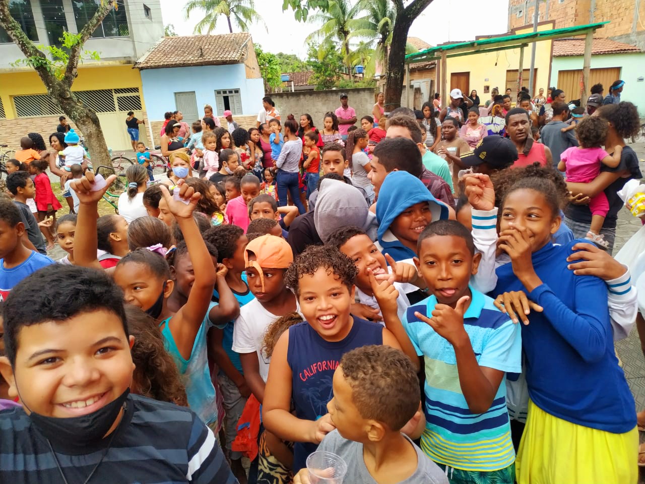 Festa do Dia das Crianças realizada pelo Supermercado do Papau agita o feriado na Biela.