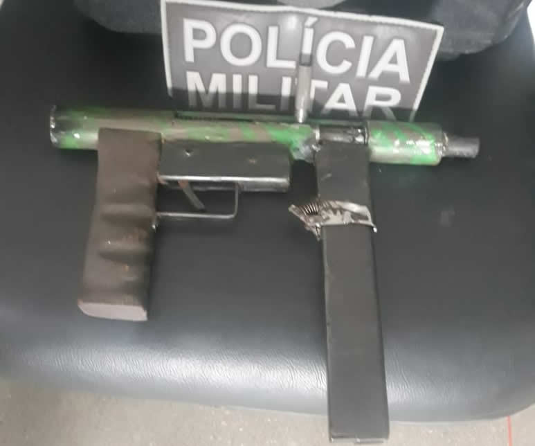 Polícia Militar apreende metralhadora artesanal em Belmonte.