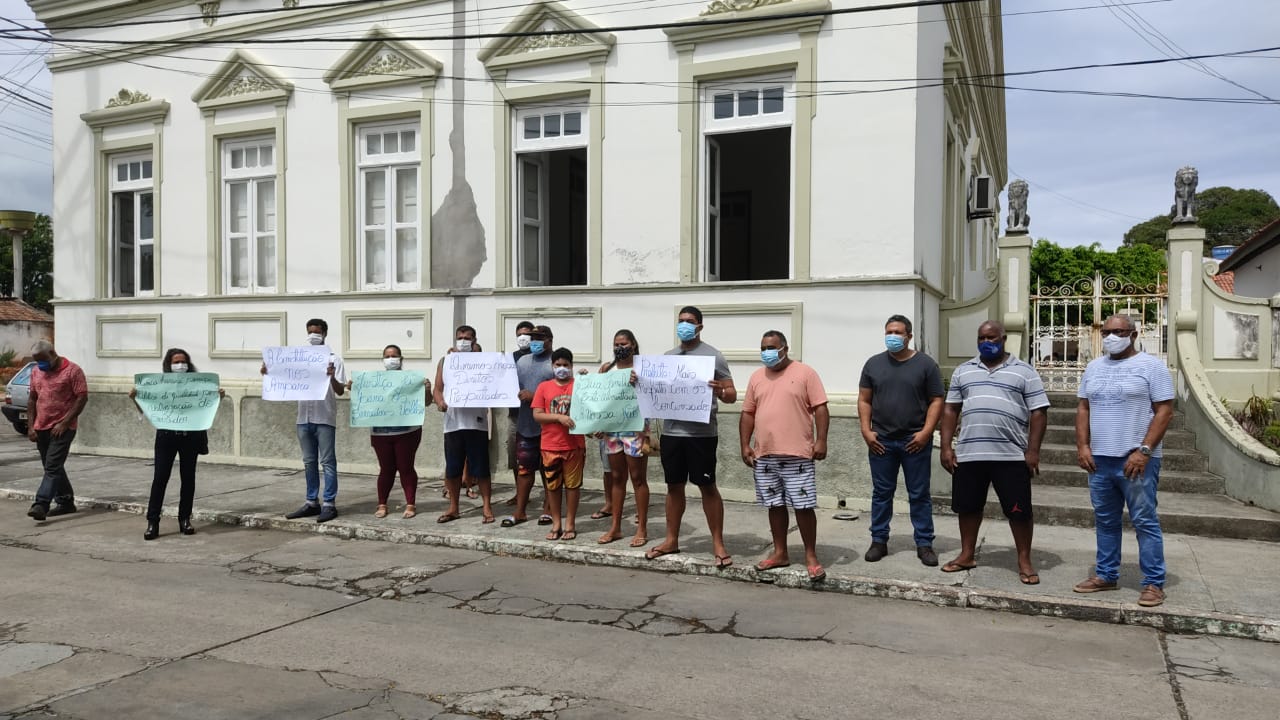 Servidores prejudicados pelo Prefeito Bebeto acusam o gestor de abuso de poder e ingressam com ação na justiça contra a Comissão.