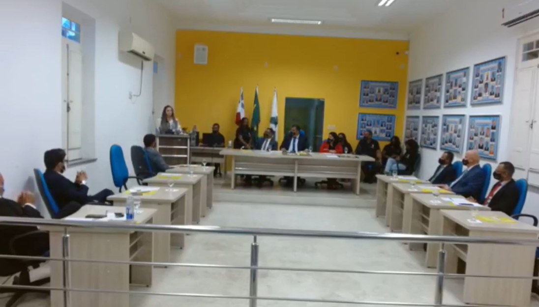 Secretária Municipal de Saúde comparece em sessão da Câmara de Vereadores de Belmonte.