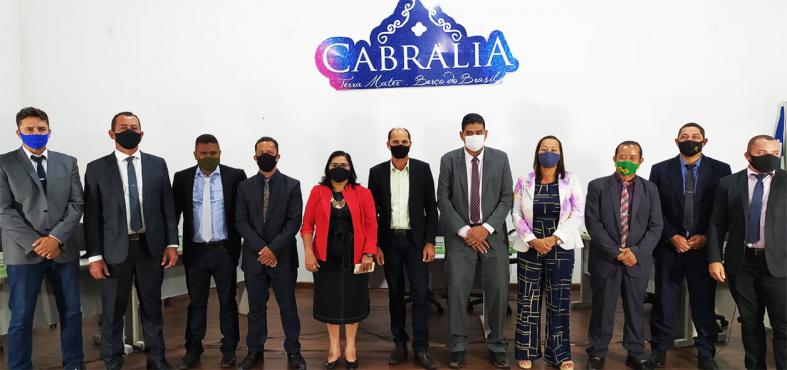 Vice-prefeito de Cabrália assume pregando união do grupo político que administra a cidade.