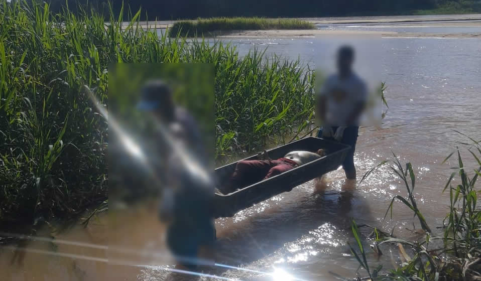 Cadáver é encontrado boiando no Rio Jequitinhonha em Belmonte.